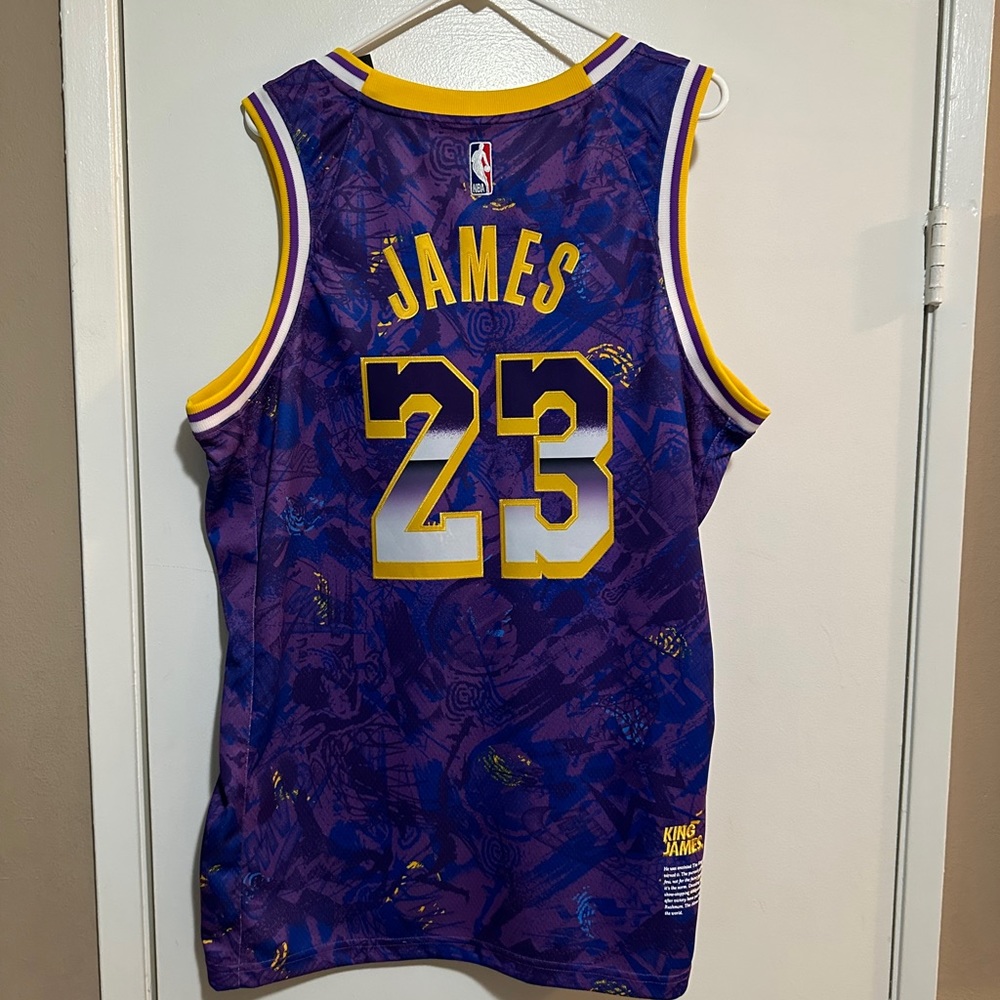 Men’s LeBron James Jersey